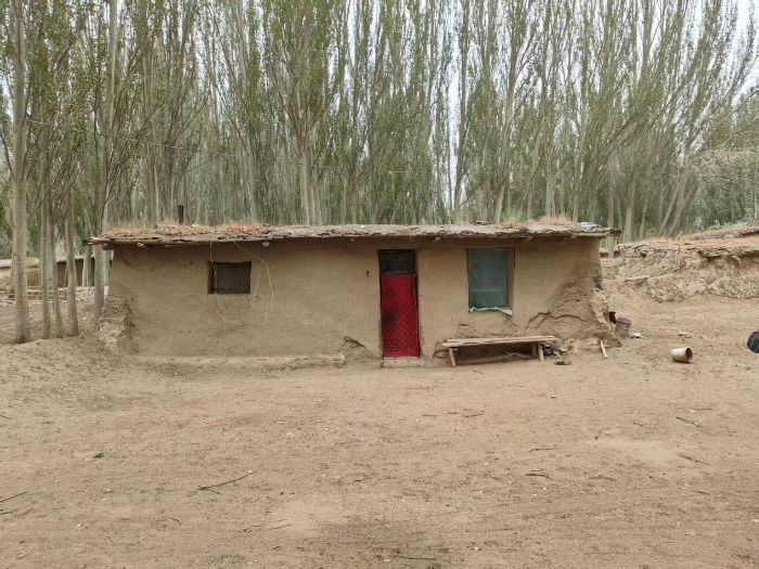 �V���Ͻ���һ�w���飺ɽ�_�µ������R��������Ļ